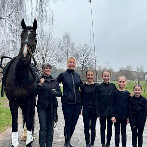 Eberhardzell: Voltigieren-Coaches im Trainer C-Schein-Abschlussprüfungsfieber- erfolgreich!