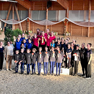 Schleifen-Regen für den RFV Ailingen in Isny! ✨ Bronze bei den PSKO-Meisterschaften & Turniererfolge der Teams